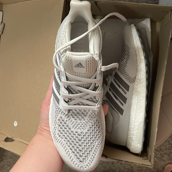 Brand Neww Adidas Ultraboost 1.0 - Picture 6 of 9